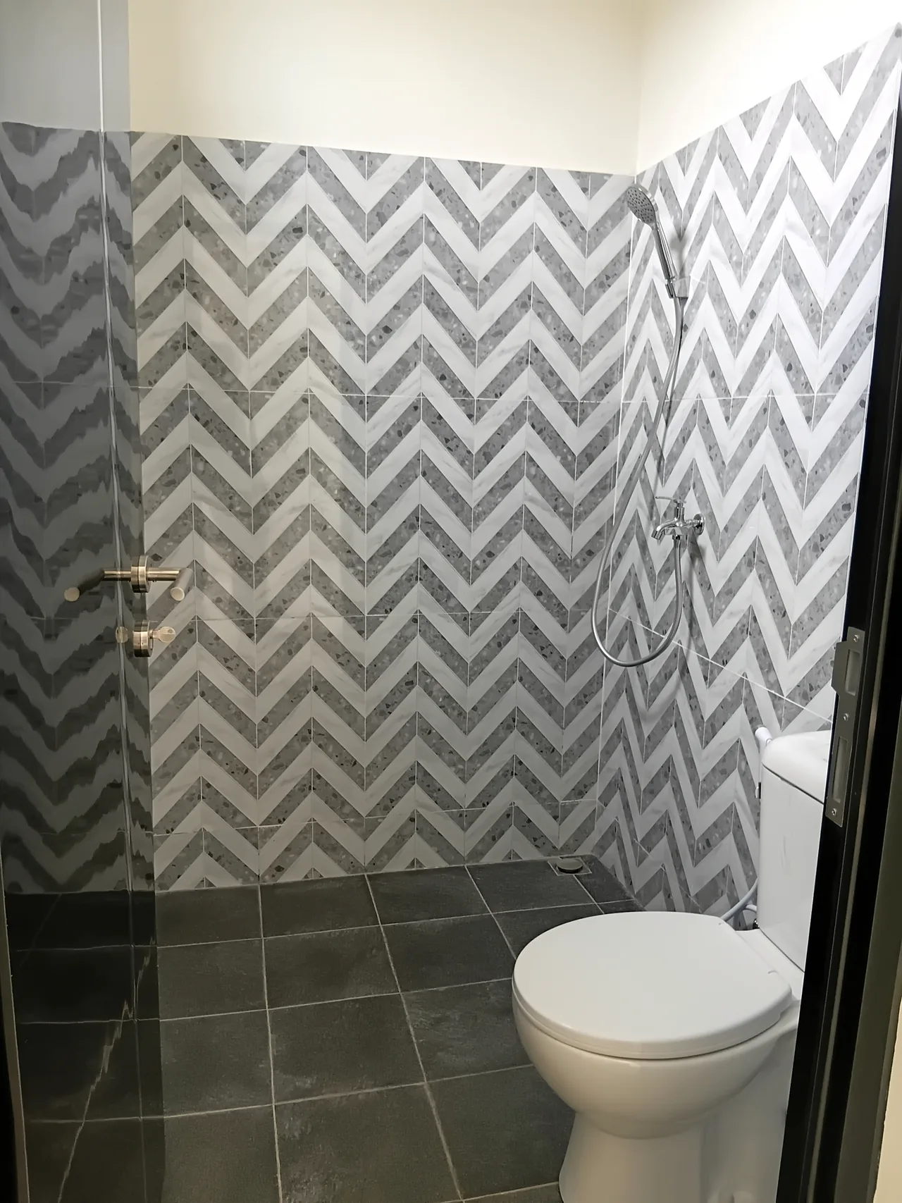 Kamar mandi aktual Bukit Flamboyan Indah 2