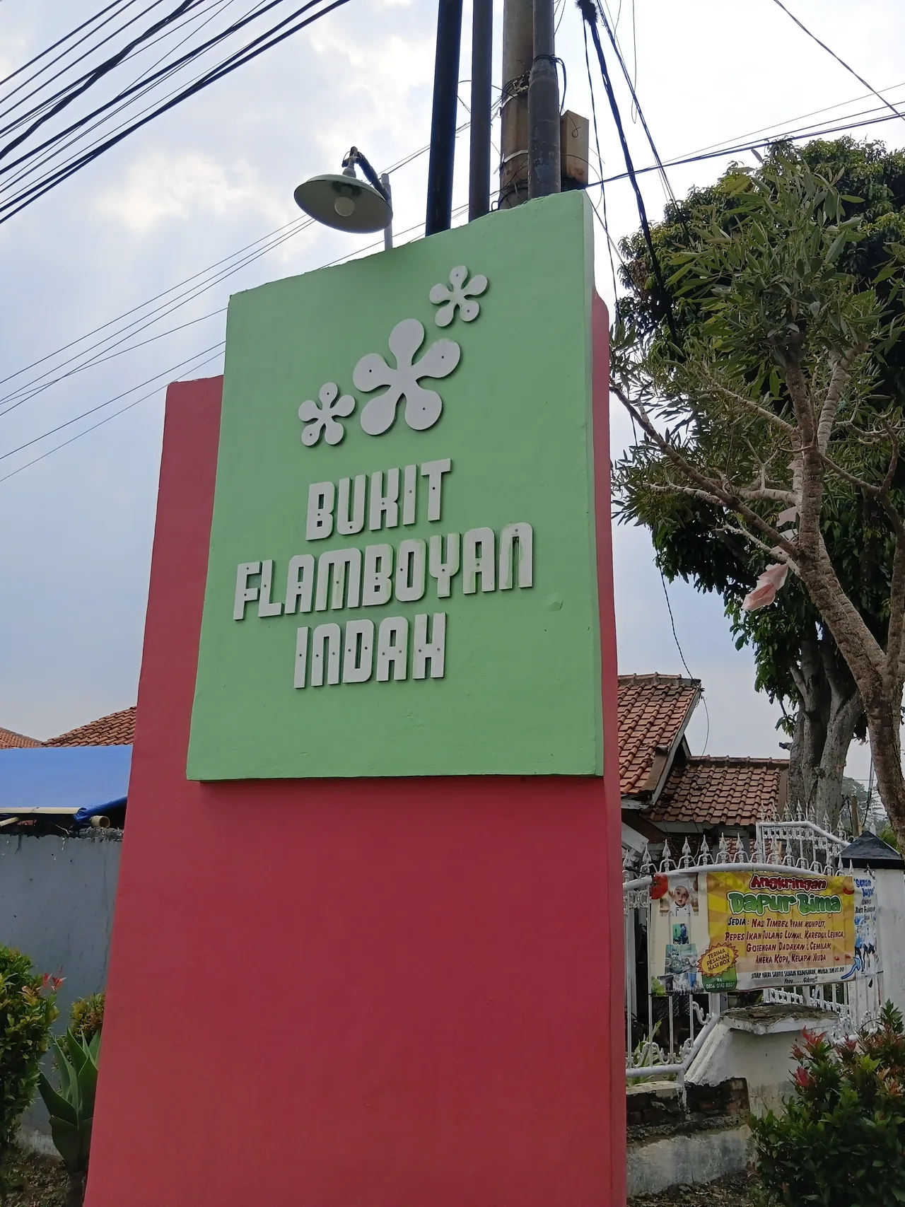 Papan identitas akses kawasan, dekat Bukit Flamboyan Indah 2